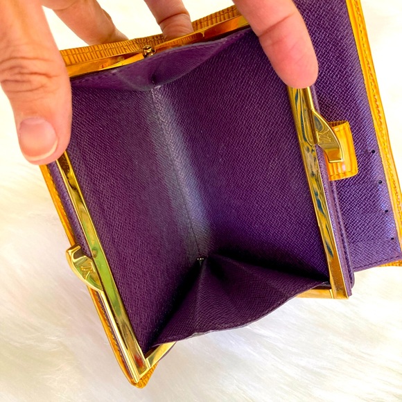 Authentic Louis Vuitton Kisslock wallet - Picture 9 of 15